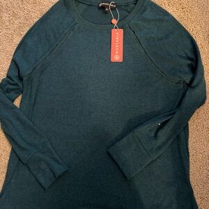 Wantable Women's Green Crew Neck Sweater